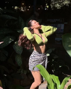 virat kohli like avneet kaur post